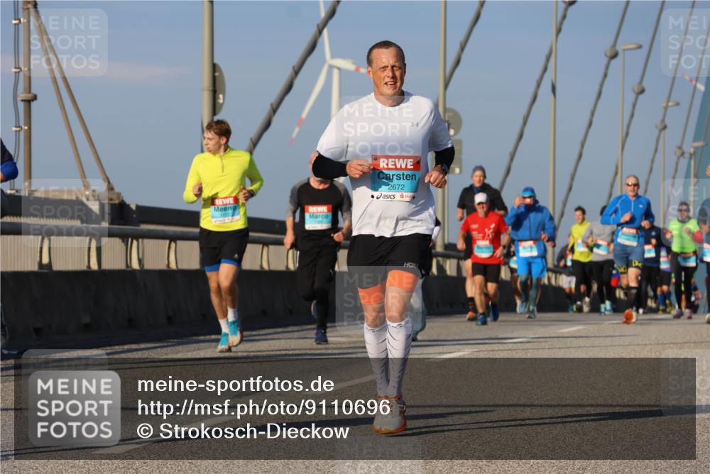 03.10.2025 - Köhlbrandbrückenlauf Strokosch-Dieckow http://msf.ph/oto/9110696 03.10.2025 09:42:45 Position 2 2672 meine-sportfotos.de