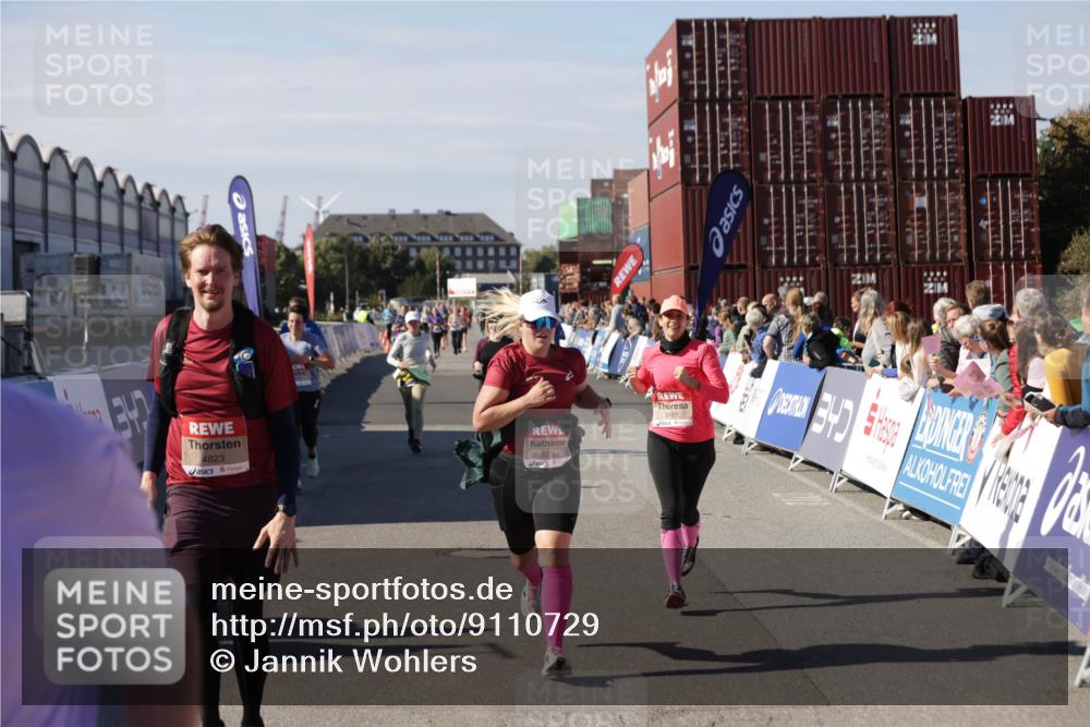 03.10.2025 - Köhlbrandbrückenlauf Jannik Wohlers http://msf.ph/oto/9110729 03.10.2025 13:30:21 Ziel 4823, 4927, 5017, 5038, 5060, 5079, 5151, 5153, 5157, 5161, 5174, 5233, 6078, 6219 meine-sportfotos.de