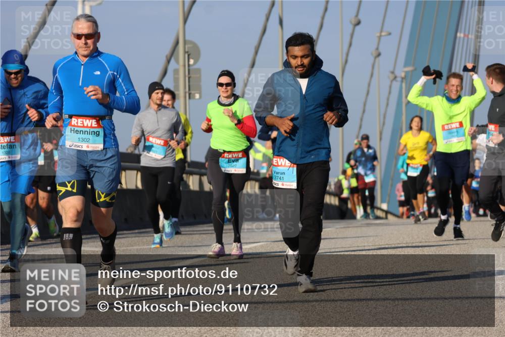03.10.2025 - Köhlbrandbrückenlauf Strokosch-Dieckow http://msf.ph/oto/9110732 03.10.2025 09:42:53 Position 2 1328, 1302, 2822, 3741 meine-sportfotos.de
