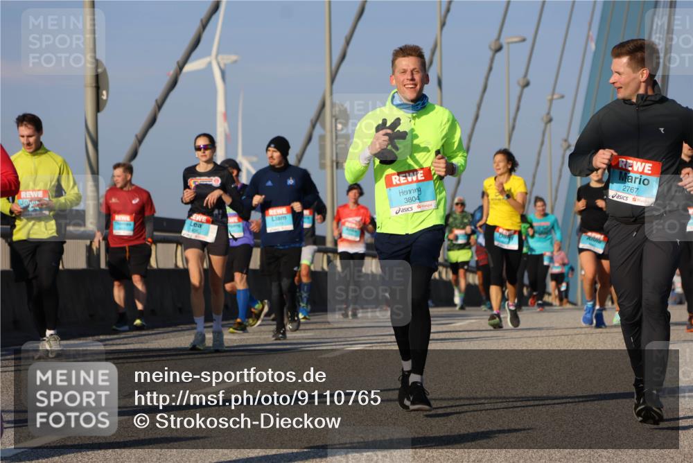 03.10.2025 - Köhlbrandbrückenlauf Strokosch-Dieckow http://msf.ph/oto/9110765 03.10.2025 09:42:58 Position 2 3804, 2767, 406 meine-sportfotos.de