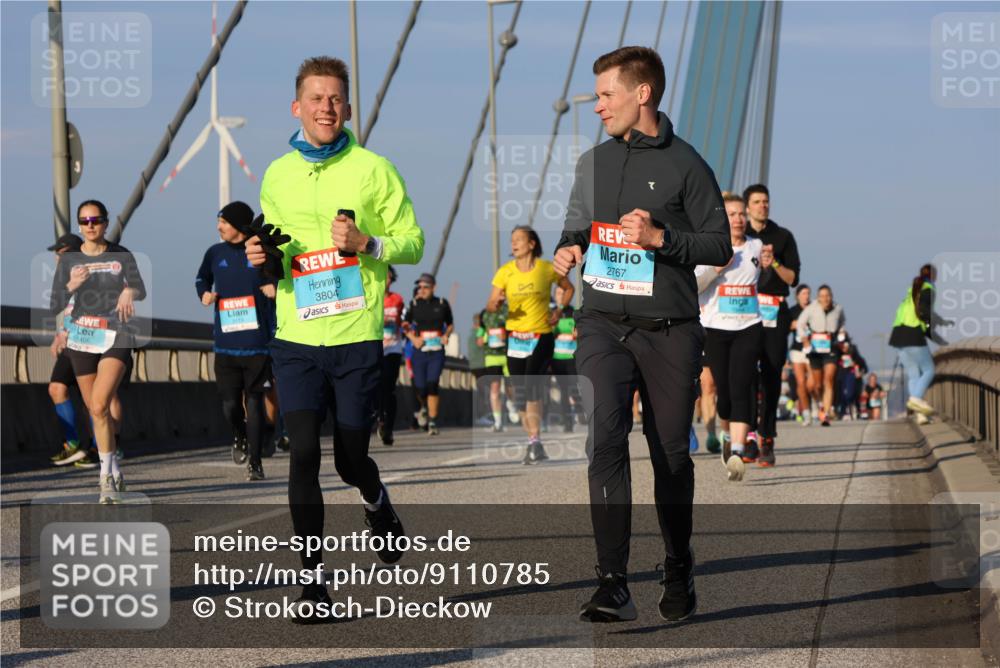 03.10.2025 - Köhlbrandbrückenlauf Strokosch-Dieckow http://msf.ph/oto/9110785 03.10.2025 09:42:59 Position 2 406, 3804, 2767 meine-sportfotos.de