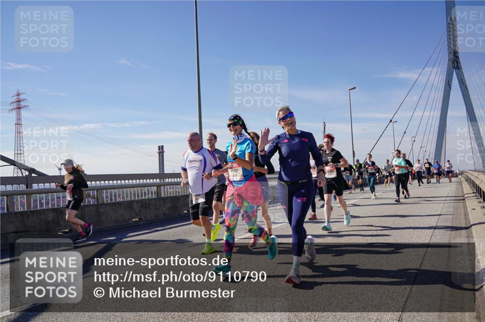 03.10.2025 - Köhlbrandbrückenlauf Michael Burmester http://msf.ph/oto/9110790 03.10.2025 12:53:05 Position 2 5848 meine-sportfotos.de