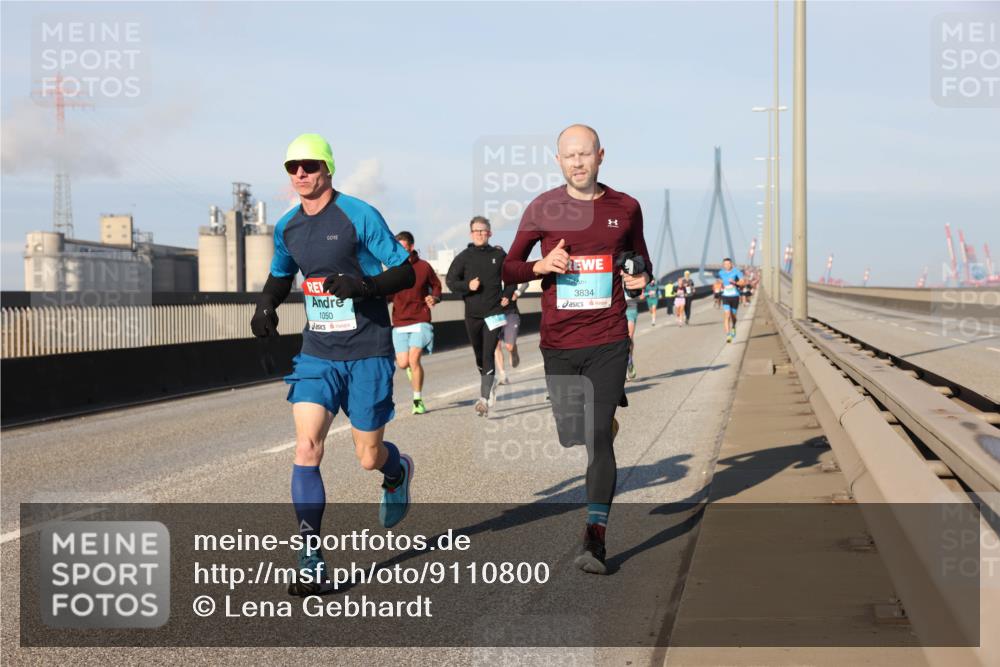03.10.2025 - Köhlbrandbrückenlauf Lena Gebhardt http://msf.ph/oto/9110800 03.10.2025 09:41:42 Position 2 1050, 3834 meine-sportfotos.de