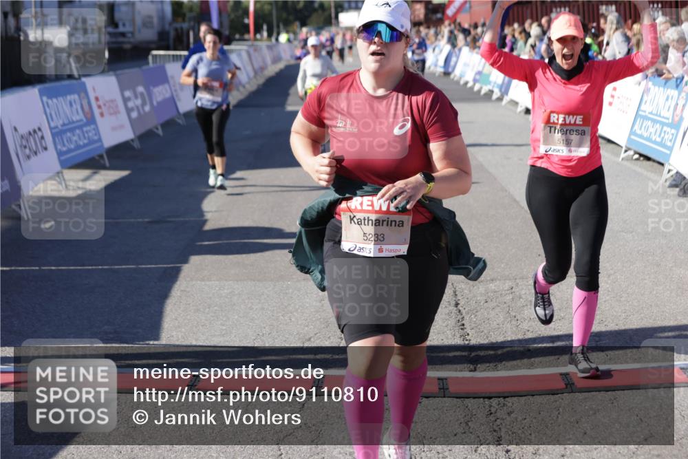 03.10.2025 - Köhlbrandbrückenlauf Jannik Wohlers http://msf.ph/oto/9110810 03.10.2025 13:30:23 Ziel 4823, 4927, 5017, 5060, 5079, 5157, 5174, 5233, 6078, 6219 meine-sportfotos.de