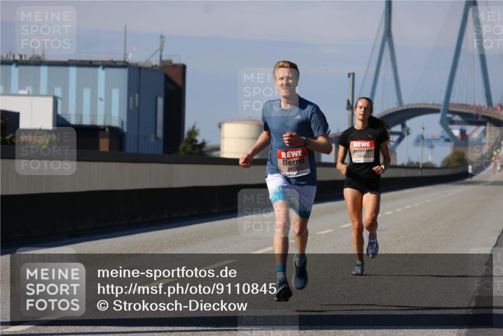 03.10.2025 - Köhlbrandbrückenlauf Strokosch-Dieckow http://msf.ph/oto/9110845 03.10.2025 12:36:13 Position 3 6638, 6516 meine-sportfotos.de