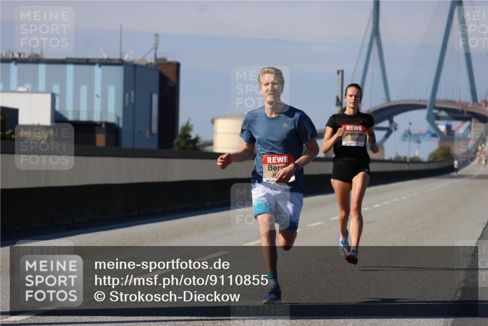 03.10.2025 - Köhlbrandbrückenlauf Strokosch-Dieckow http://msf.ph/oto/9110855 03.10.2025 12:36:13 Position 3 6, 6516 meine-sportfotos.de
