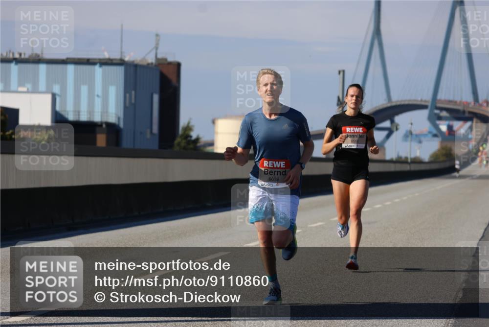 03.10.2025 - Köhlbrandbrückenlauf Strokosch-Dieckow http://msf.ph/oto/9110860 03.10.2025 12:36:13 Position 3 6638, 6516 meine-sportfotos.de