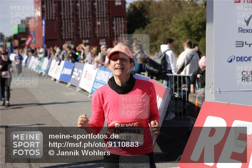 03.10.2025 - Köhlbrandbrückenlauf Jannik Wohlers http://msf.ph/oto/9110883 03.10.2025 13:30:24 Ziel 4823, 4927, 5017, 5060, 5079, 5157, 5174, 5233, 6078, 6219 meine-sportfotos.de