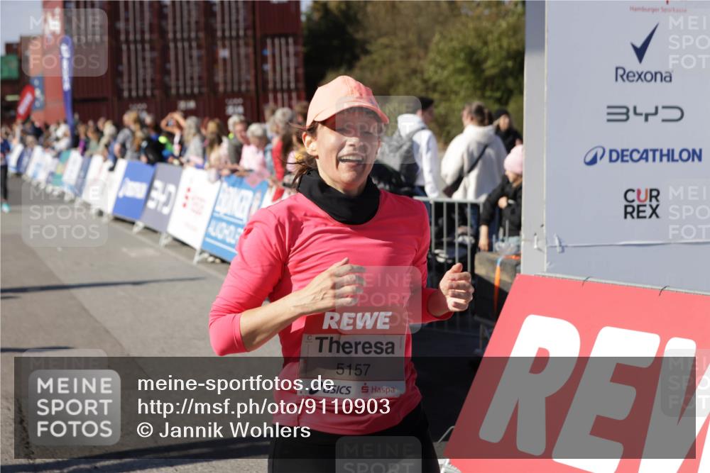03.10.2025 - Köhlbrandbrückenlauf Jannik Wohlers http://msf.ph/oto/9110903 03.10.2025 13:30:24 Ziel 4823, 4927, 5017, 5060, 5079, 5157, 5174, 5233, 6078, 6219 meine-sportfotos.de