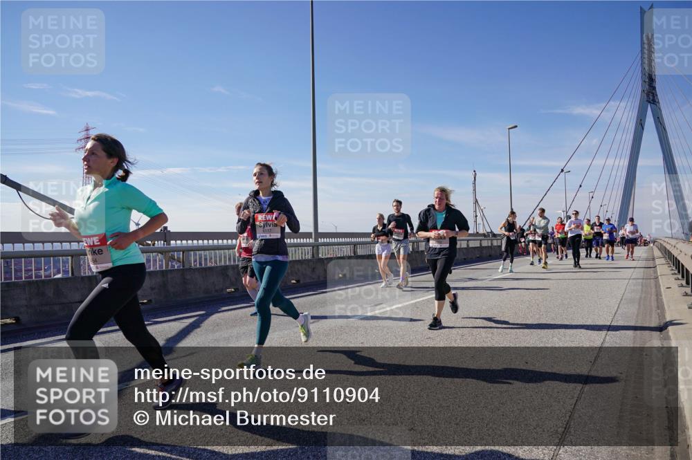 03.10.2025 - Köhlbrandbrückenlauf Michael Burmester http://msf.ph/oto/9110904 03.10.2025 12:53:09 Position 2 6117 meine-sportfotos.de
