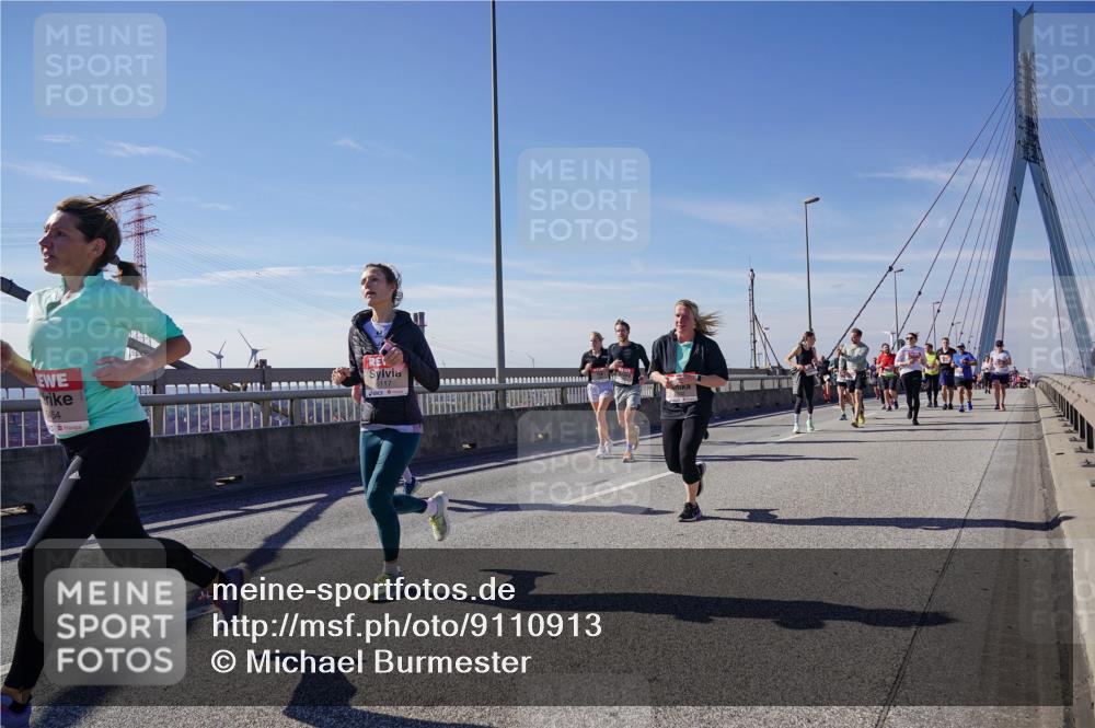 03.10.2025 - Köhlbrandbrückenlauf Michael Burmester http://msf.ph/oto/9110913 03.10.2025 12:53:09 Position 2 454, 6117 meine-sportfotos.de