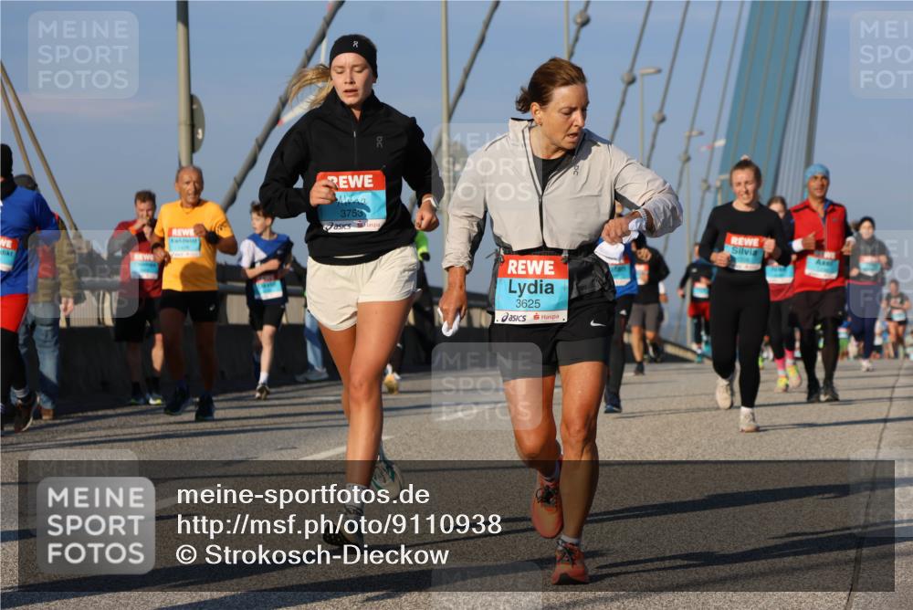 03.10.2025 - Köhlbrandbrückenlauf Strokosch-Dieckow http://msf.ph/oto/9110938 03.10.2025 09:43:14 Position 2 8, 3753, 3625 meine-sportfotos.de