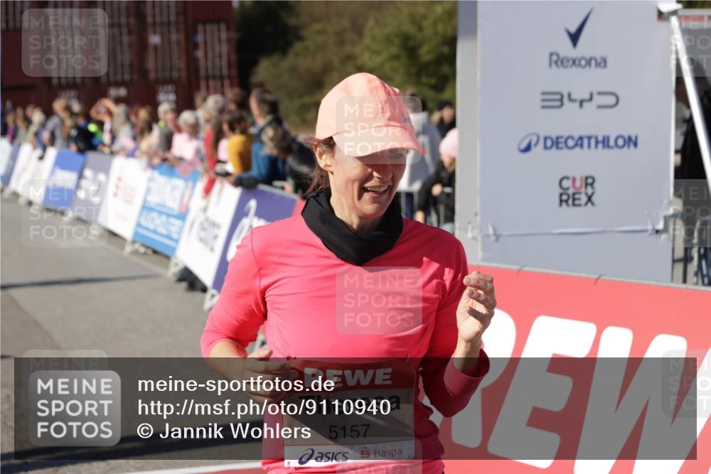 03.10.2025 - Köhlbrandbrückenlauf Jannik Wohlers http://msf.ph/oto/9110940 03.10.2025 13:30:24 Ziel 4823, 4927, 5017, 5060, 5079, 5157, 5174, 5233, 6078, 6219 meine-sportfotos.de