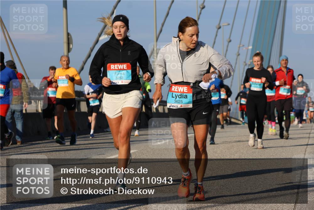 03.10.2025 - Köhlbrandbrückenlauf Strokosch-Dieckow http://msf.ph/oto/9110943 03.10.2025 09:43:14 Position 2 3753, 3625 meine-sportfotos.de