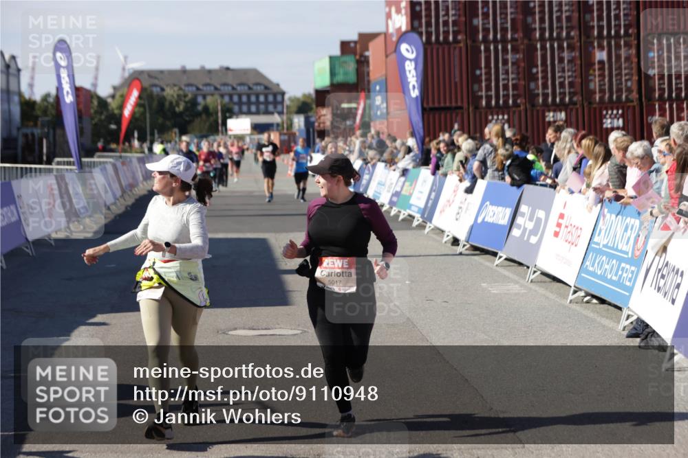 03.10.2025 - Köhlbrandbrückenlauf Jannik Wohlers http://msf.ph/oto/9110948 03.10.2025 13:30:26 Ziel 4823, 4927, 5017, 5060, 5157, 5174, 5233, 5346, 6078, 6219 meine-sportfotos.de