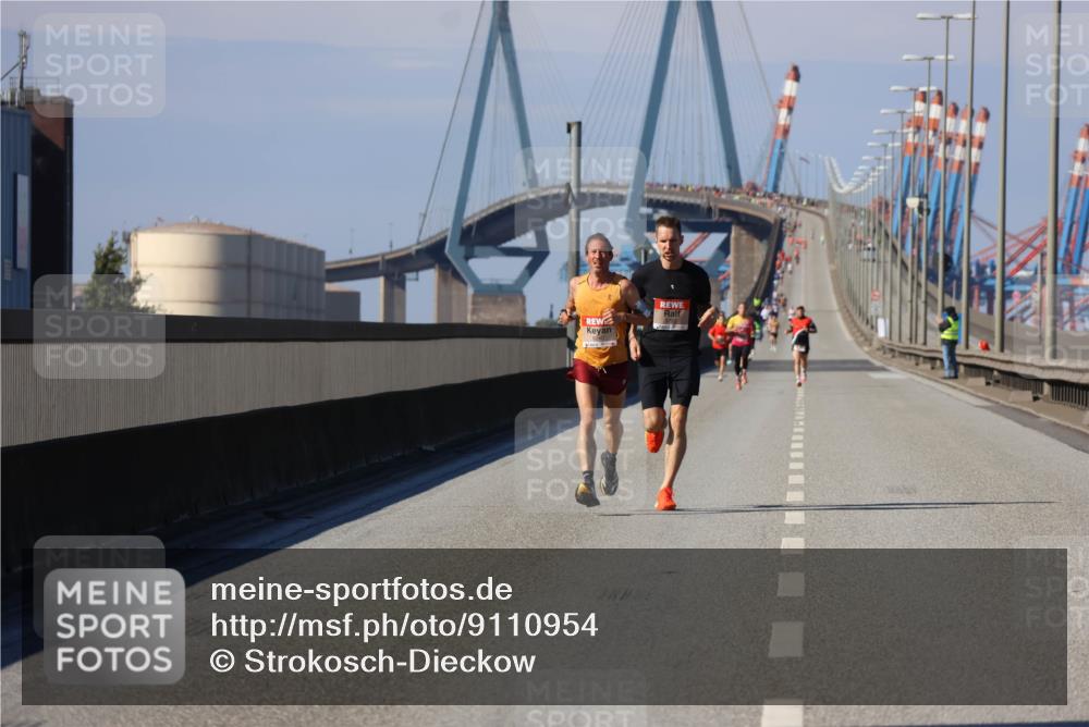 03.10.2025 - Köhlbrandbrückenlauf Strokosch-Dieckow http://msf.ph/oto/9110954 03.10.2025 12:37:39 Position 3  meine-sportfotos.de