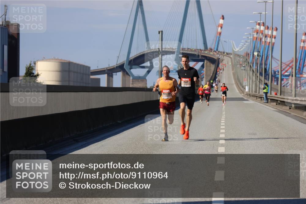 03.10.2025 - Köhlbrandbrückenlauf Strokosch-Dieckow http://msf.ph/oto/9110964 03.10.2025 12:37:39 Position 3  meine-sportfotos.de
