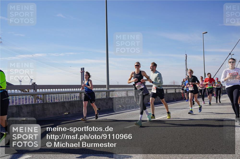 03.10.2025 - Köhlbrandbrückenlauf Michael Burmester http://msf.ph/oto/9110966 03.10.2025 12:53:12 Position 2  meine-sportfotos.de
