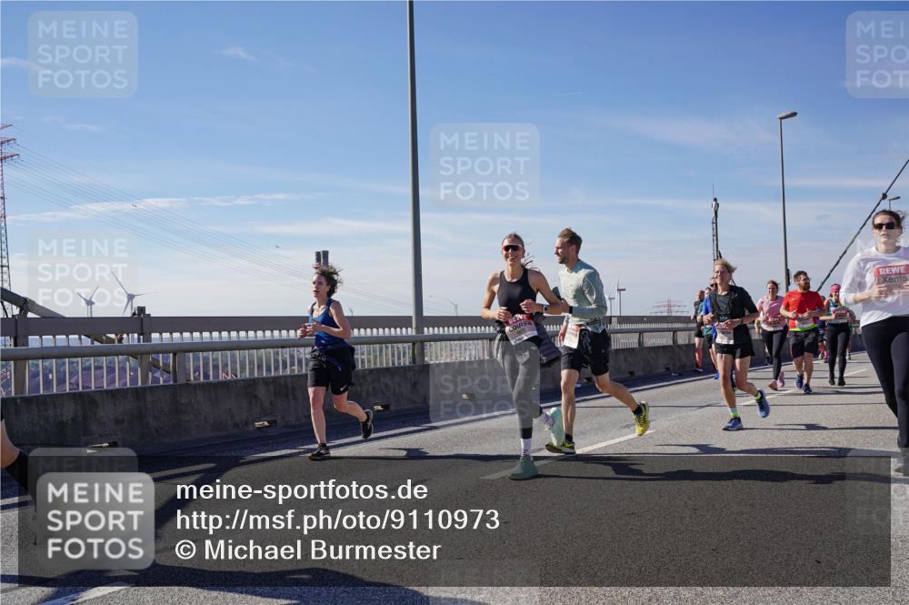 03.10.2025 - Köhlbrandbrückenlauf Michael Burmester http://msf.ph/oto/9110973 03.10.2025 12:53:12 Position 2  meine-sportfotos.de