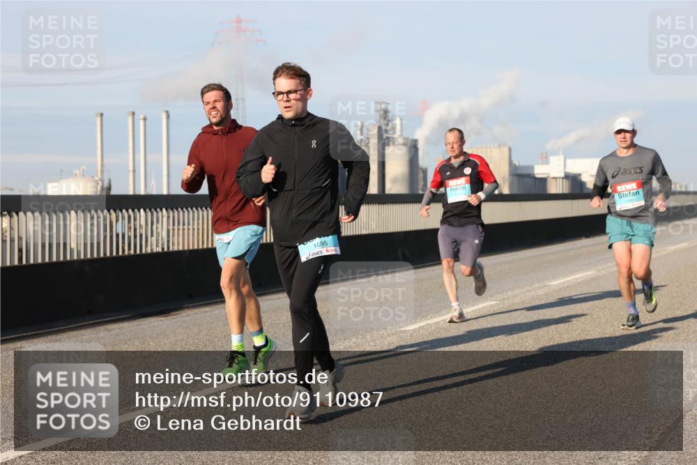 03.10.2025 - Köhlbrandbrückenlauf Lena Gebhardt http://msf.ph/oto/9110987 03.10.2025 09:41:44 Position 2 1095, 1490 meine-sportfotos.de
