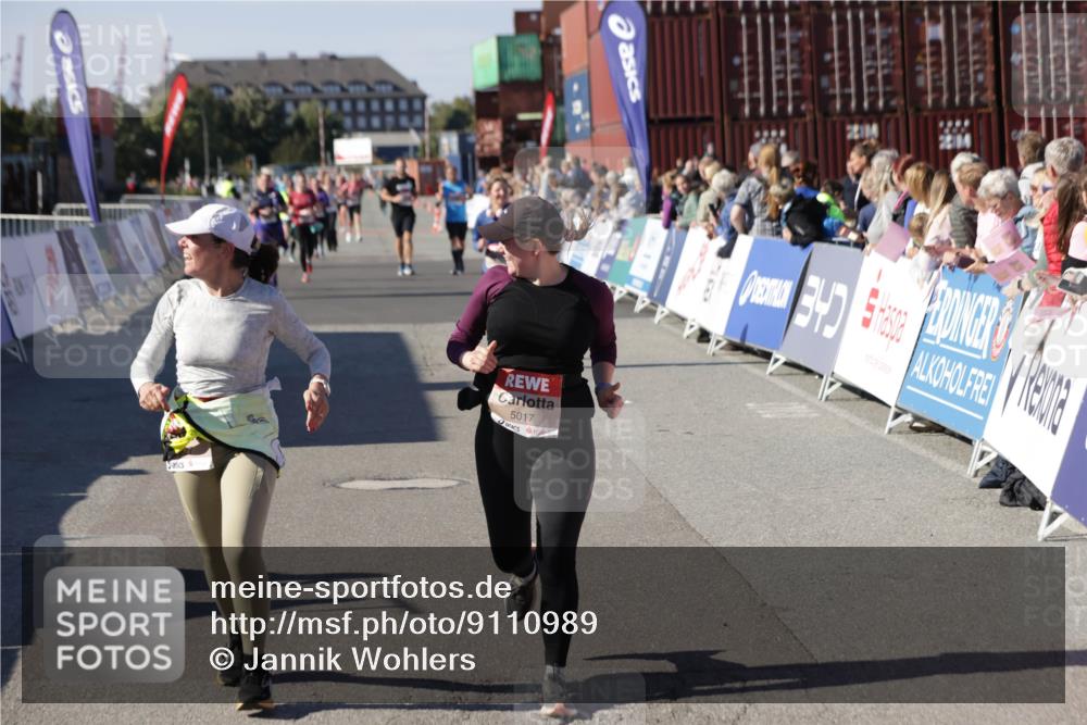 03.10.2025 - Köhlbrandbrückenlauf Jannik Wohlers http://msf.ph/oto/9110989 03.10.2025 13:30:26 Ziel 4823, 4927, 5017, 5060, 5157, 5174, 5233, 5346, 6078, 6219 meine-sportfotos.de