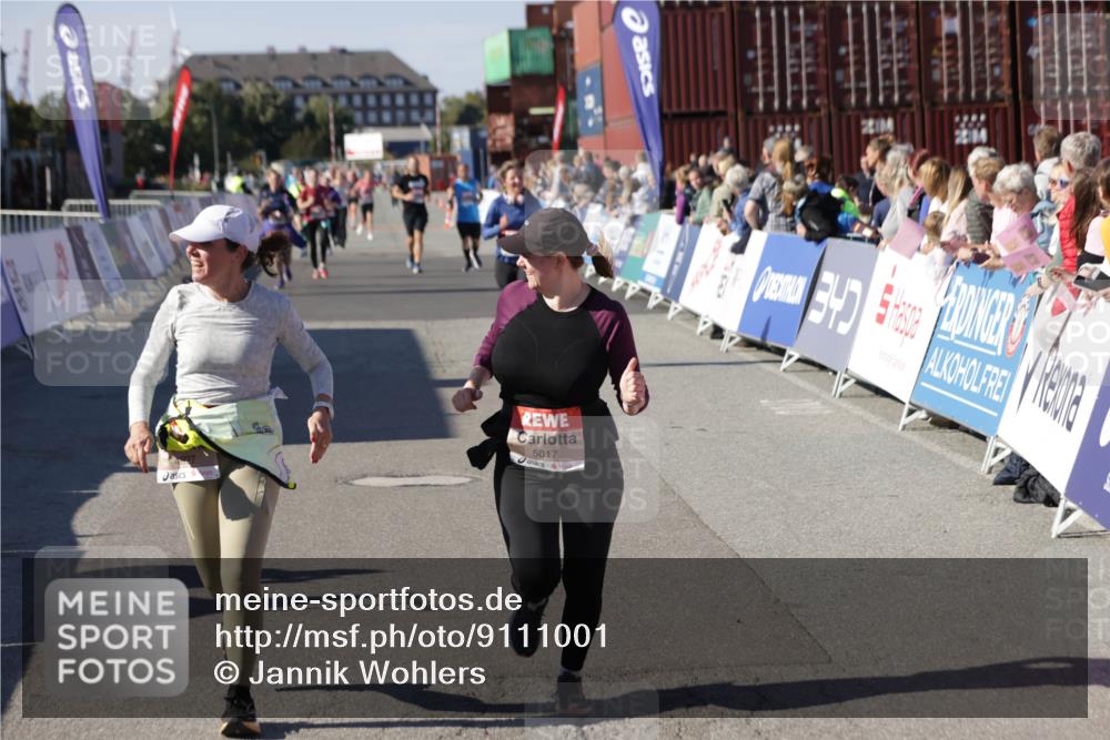 03.10.2025 - Köhlbrandbrückenlauf Jannik Wohlers http://msf.ph/oto/9111001 03.10.2025 13:30:26 Ziel 4823, 4927, 5017, 5060, 5157, 5174, 5233, 5346, 6078, 6219 meine-sportfotos.de