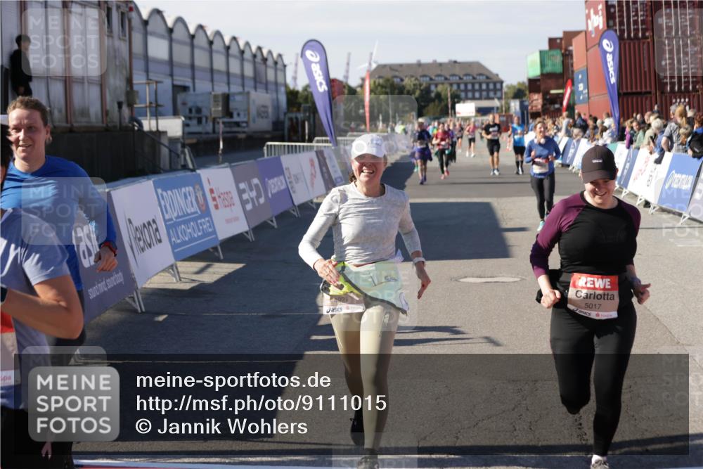 03.10.2025 - Köhlbrandbrückenlauf Jannik Wohlers http://msf.ph/oto/9111015 03.10.2025 13:30:27 Ziel 4823, 4927, 5017, 5060, 5157, 5174, 5233, 5346, 6078, 6219 meine-sportfotos.de