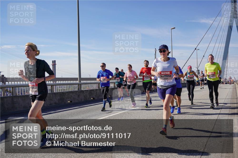 03.10.2025 - Köhlbrandbrückenlauf Michael Burmester http://msf.ph/oto/9111017 03.10.2025 12:53:15 Position 2 4996 meine-sportfotos.de