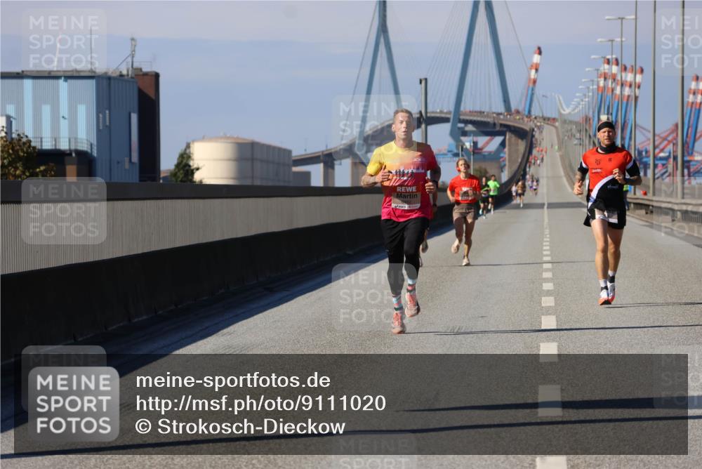03.10.2025 - Köhlbrandbrückenlauf Strokosch-Dieckow http://msf.ph/oto/9111020 03.10.2025 12:38:07 Position 3  meine-sportfotos.de
