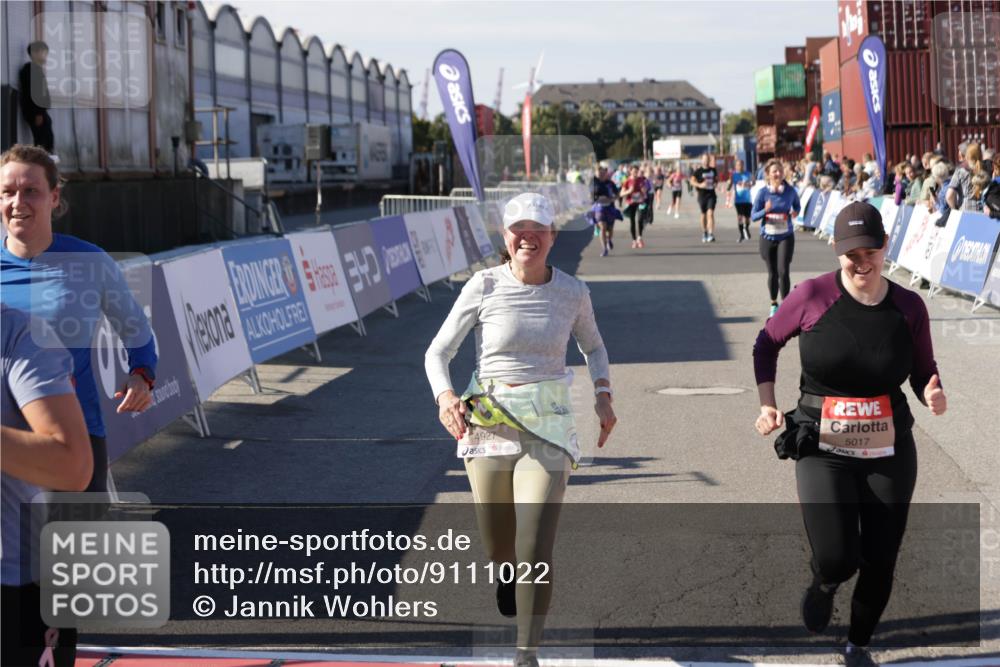 03.10.2025 - Köhlbrandbrückenlauf Jannik Wohlers http://msf.ph/oto/9111022 03.10.2025 13:30:27 Ziel 4823, 4927, 5017, 5060, 5157, 5174, 5233, 5346, 6078, 6219 meine-sportfotos.de