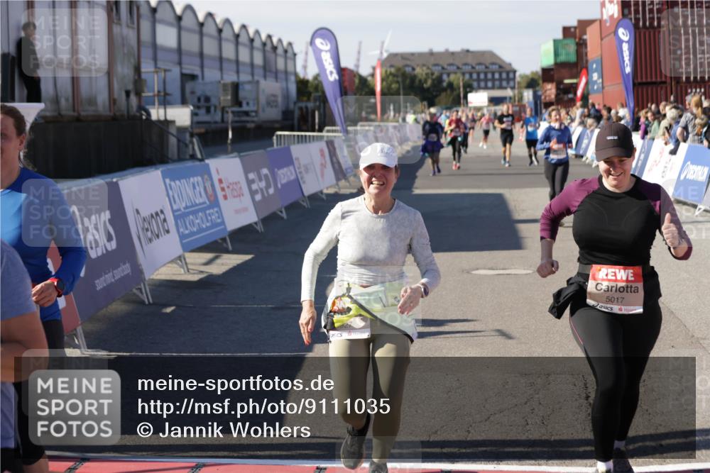 03.10.2025 - Köhlbrandbrückenlauf Jannik Wohlers http://msf.ph/oto/9111035 03.10.2025 13:30:27 Ziel 4823, 4927, 5017, 5060, 5157, 5174, 5233, 5346, 6078, 6219 meine-sportfotos.de