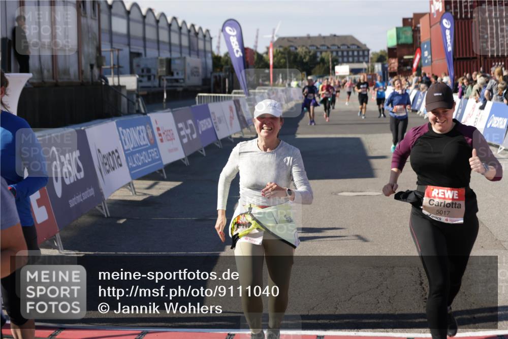 03.10.2025 - Köhlbrandbrückenlauf Jannik Wohlers http://msf.ph/oto/9111040 03.10.2025 13:30:27 Ziel 4823, 4927, 5017, 5060, 5157, 5174, 5233, 5346, 6078, 6219 meine-sportfotos.de