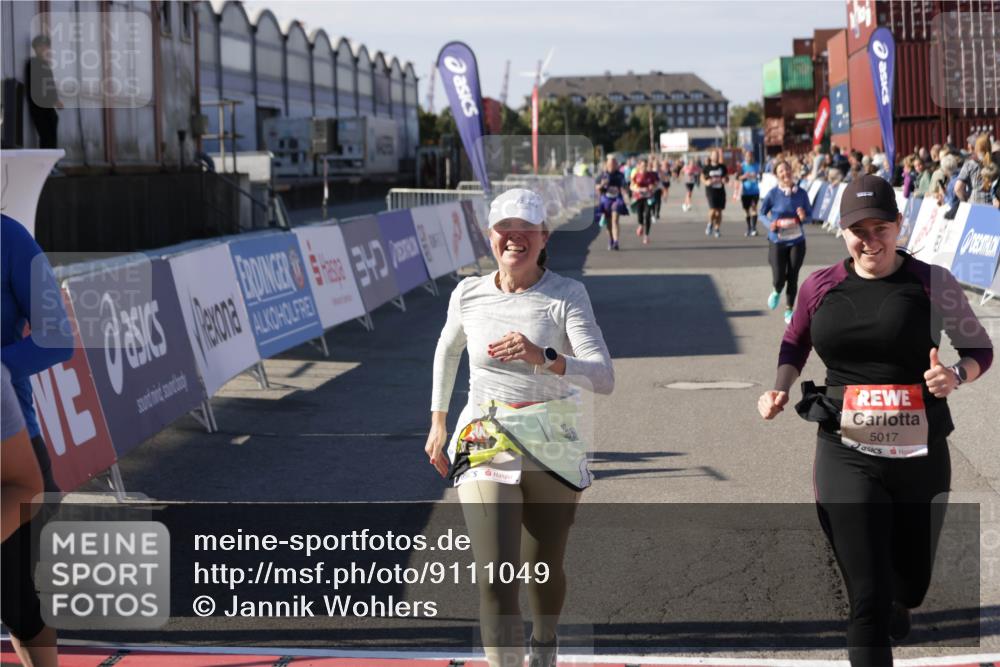 03.10.2025 - Köhlbrandbrückenlauf Jannik Wohlers http://msf.ph/oto/9111049 03.10.2025 13:30:27 Ziel 4823, 4927, 5017, 5060, 5157, 5174, 5233, 5346, 6078, 6219 meine-sportfotos.de