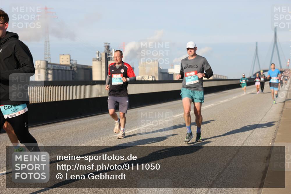 03.10.2025 - Köhlbrandbrückenlauf Lena Gebhardt http://msf.ph/oto/9111050 03.10.2025 09:41:44 Position 2 1095, 1490 meine-sportfotos.de