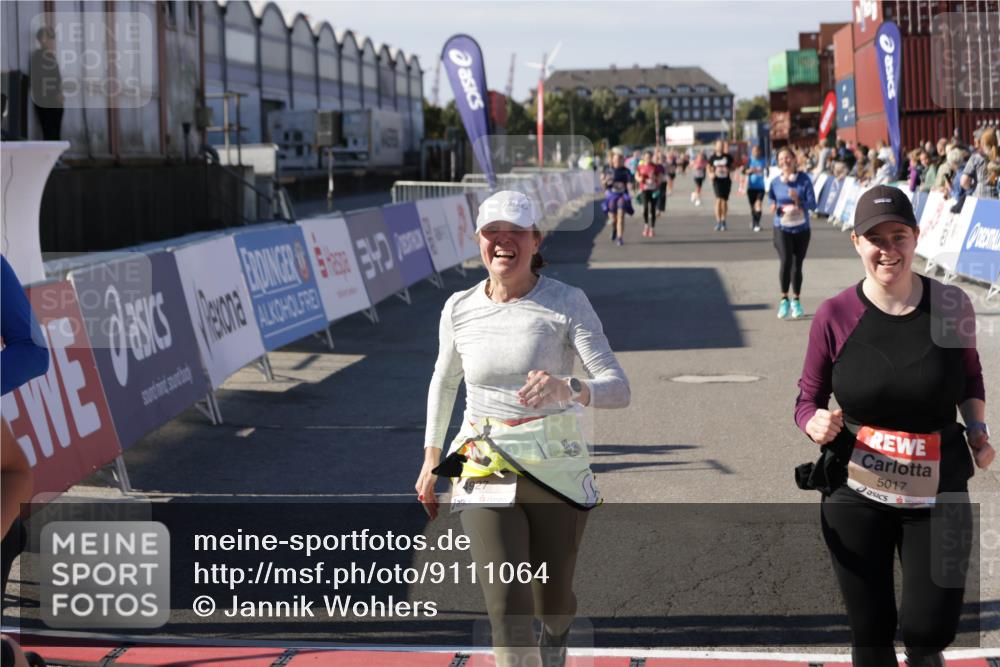 03.10.2025 - Köhlbrandbrückenlauf Jannik Wohlers http://msf.ph/oto/9111064 03.10.2025 13:30:27 Ziel 4823, 4927, 5017, 5060, 5157, 5174, 5233, 5346, 6078, 6219 meine-sportfotos.de
