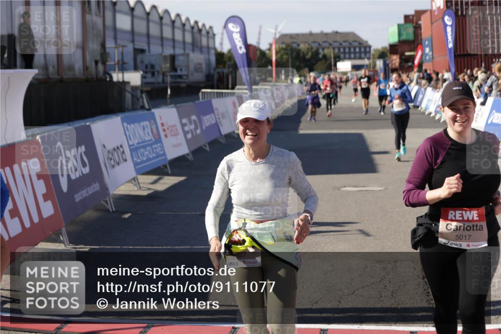 03.10.2025 - Köhlbrandbrückenlauf Jannik Wohlers http://msf.ph/oto/9111077 03.10.2025 13:30:27 Ziel 4823, 4927, 5017, 5060, 5157, 5174, 5233, 5346, 6078, 6219 meine-sportfotos.de