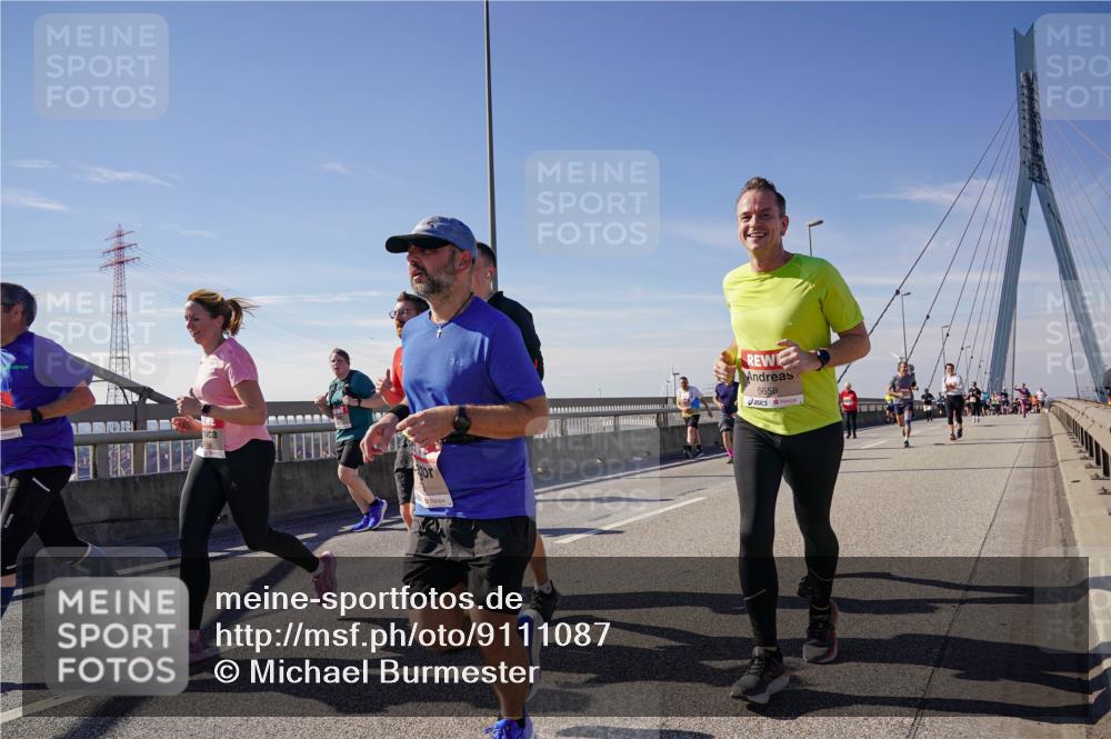 03.10.2025 - Köhlbrandbrückenlauf Michael Burmester http://msf.ph/oto/9111087 03.10.2025 12:53:17 Position 2 5658 meine-sportfotos.de