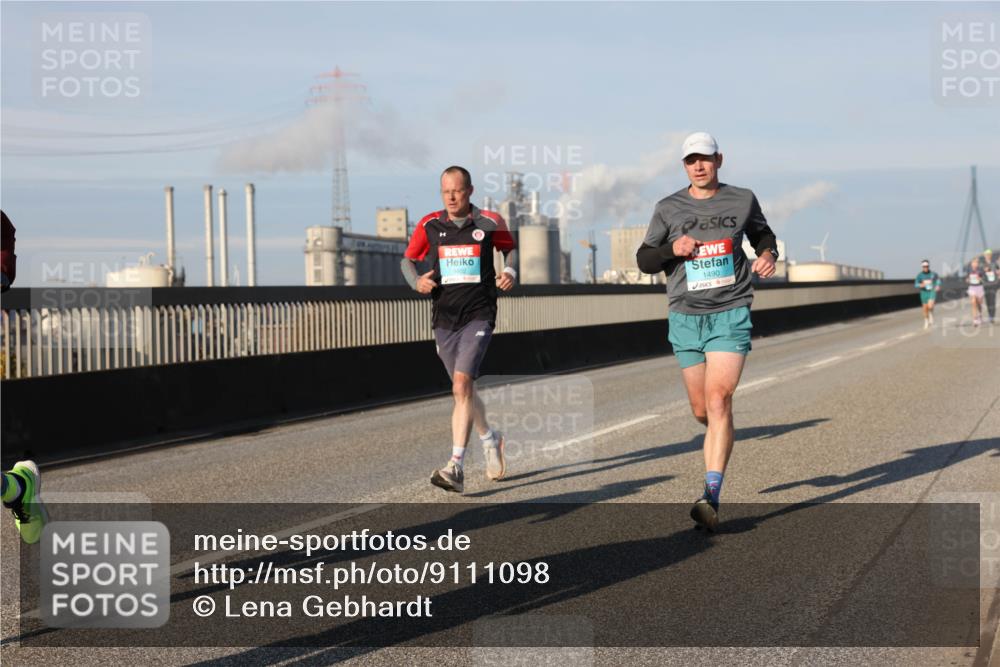 03.10.2025 - Köhlbrandbrückenlauf Lena Gebhardt http://msf.ph/oto/9111098 03.10.2025 09:41:45 Position 2 1490 meine-sportfotos.de