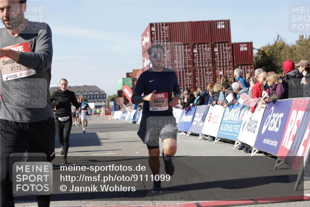 03.10.2025 - Köhlbrandbrückenlauf Jannik Wohlers http://msf.ph/oto/9111099 03.10.2025 13:00:33 Ziel 4016, 4163, 4172, 4228, 4275, 4299, 4622, 4850, 5011, 5664, 6373, 6490, 6714 meine-sportfotos.de