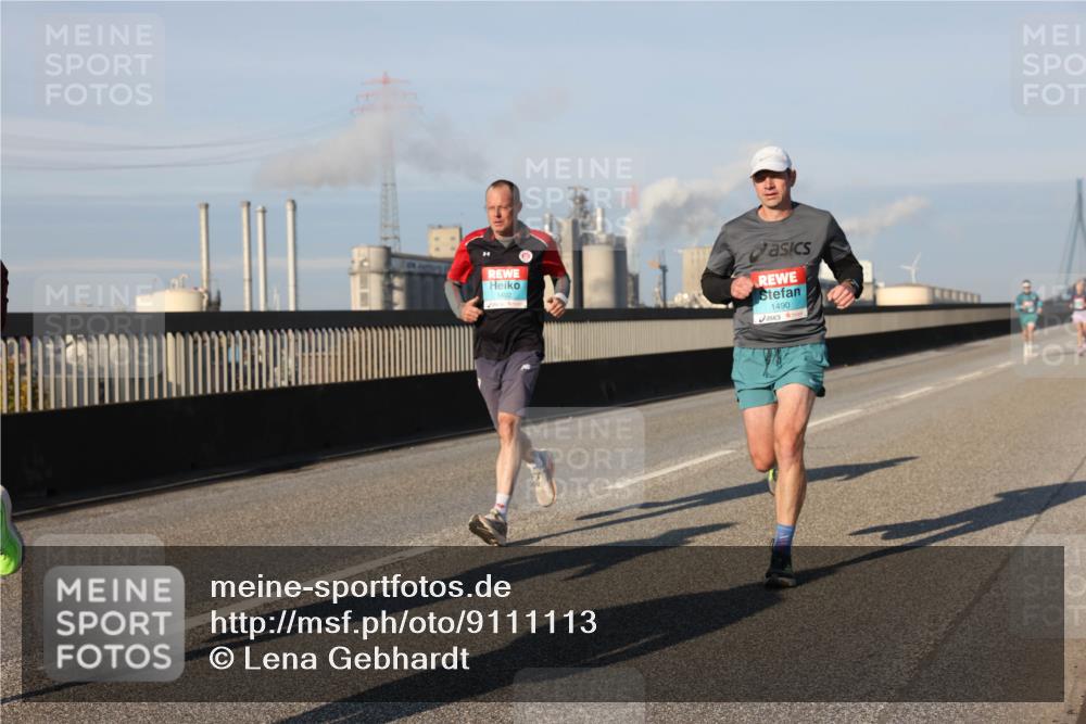 03.10.2025 - Köhlbrandbrückenlauf Lena Gebhardt http://msf.ph/oto/9111113 03.10.2025 09:41:45 Position 2 3402, 1490 meine-sportfotos.de
