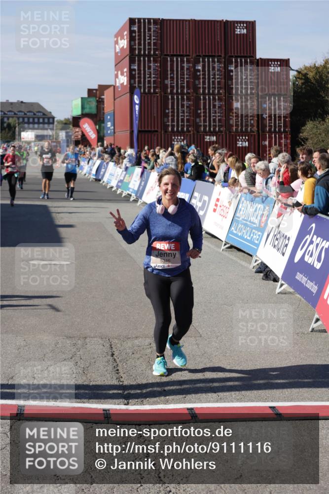 03.10.2025 - Köhlbrandbrückenlauf Jannik Wohlers http://msf.ph/oto/9111116 03.10.2025 13:30:32 Ziel 4927, 5017, 5060, 5157, 5346, 6078 meine-sportfotos.de