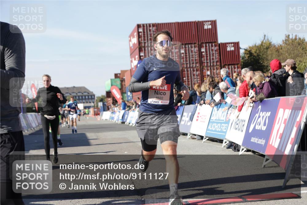 03.10.2025 - Köhlbrandbrückenlauf Jannik Wohlers http://msf.ph/oto/9111127 03.10.2025 13:00:33 Ziel 4016, 4163, 4172, 4228, 4275, 4299, 4622, 4850, 5011, 5664, 6373, 6490, 6714 meine-sportfotos.de