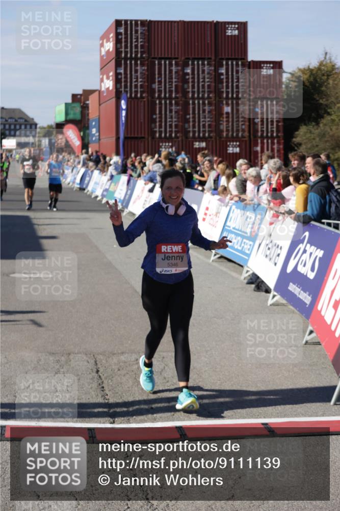 03.10.2025 - Köhlbrandbrückenlauf Jannik Wohlers http://msf.ph/oto/9111139 03.10.2025 13:30:32 Ziel 4927, 5017, 5060, 5157, 5346, 6078 meine-sportfotos.de