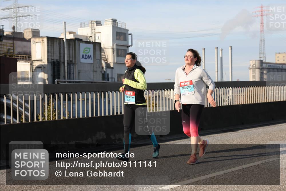 03.10.2025 - Köhlbrandbrückenlauf Lena Gebhardt http://msf.ph/oto/9111141 03.10.2025 10:15:22 Position 2 2547, 2199, 40 meine-sportfotos.de