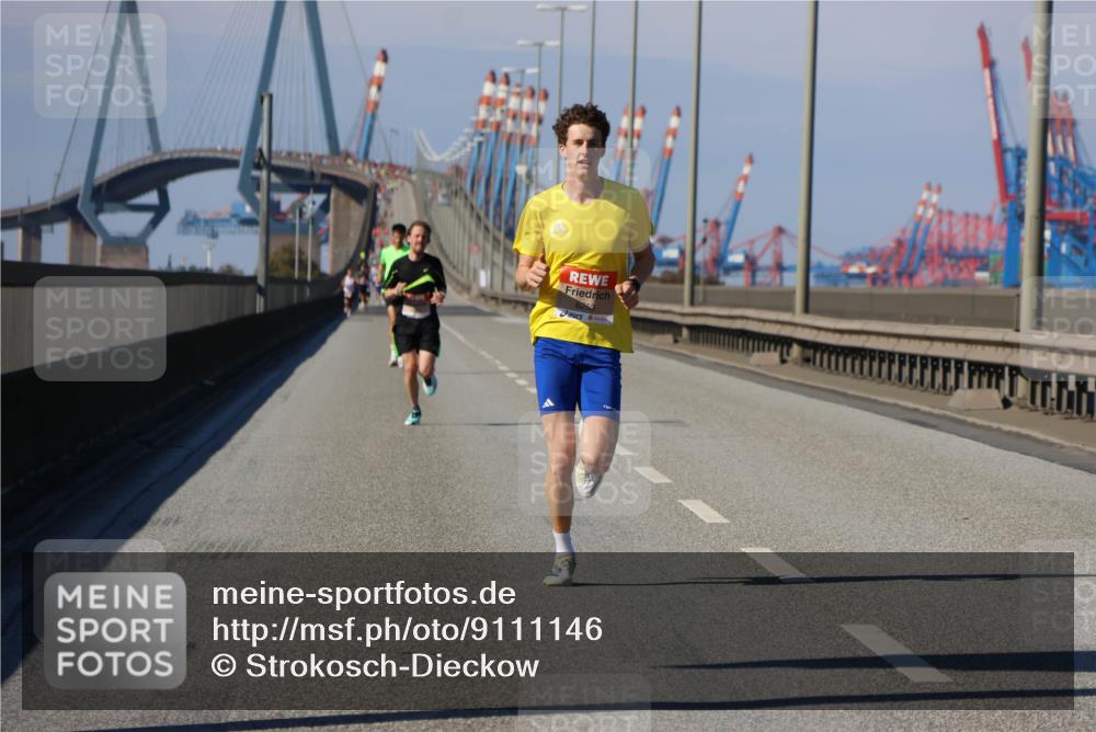 03.10.2025 - Köhlbrandbrückenlauf Strokosch-Dieckow http://msf.ph/oto/9111146 03.10.2025 12:38:32 Position 3 6253 meine-sportfotos.de