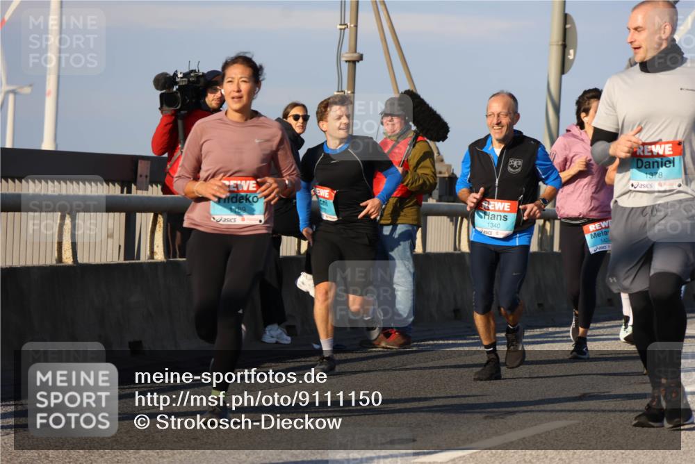 03.10.2025 - Köhlbrandbrückenlauf Strokosch-Dieckow http://msf.ph/oto/9111150 03.10.2025 09:43:36 Position 2 89, 1340, 1424, 1378 meine-sportfotos.de