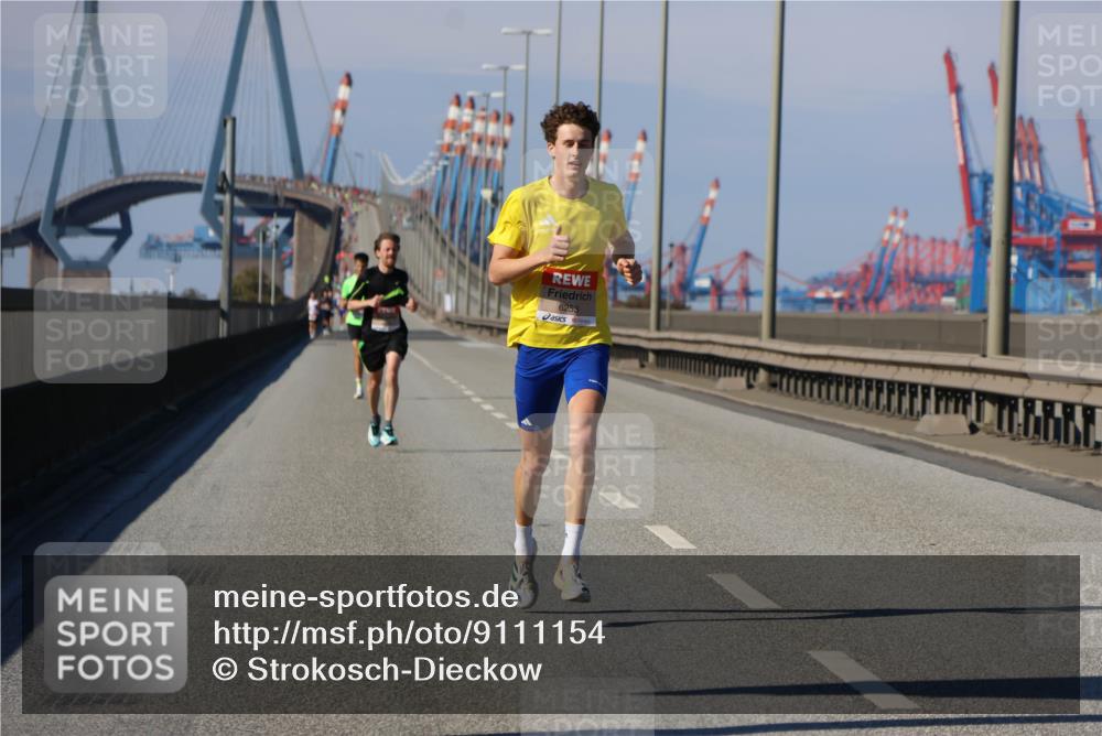 03.10.2025 - Köhlbrandbrückenlauf Strokosch-Dieckow http://msf.ph/oto/9111154 03.10.2025 12:38:32 Position 3 6253 meine-sportfotos.de