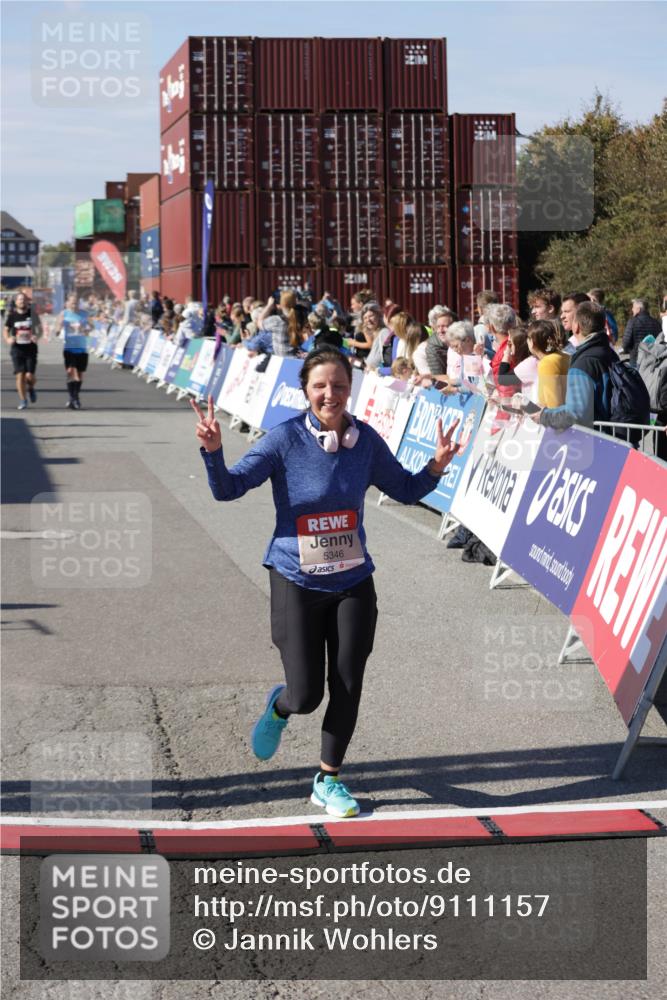 03.10.2025 - Köhlbrandbrückenlauf Jannik Wohlers http://msf.ph/oto/9111157 03.10.2025 13:30:32 Ziel 4927, 5017, 5060, 5157, 5346, 6078 meine-sportfotos.de
