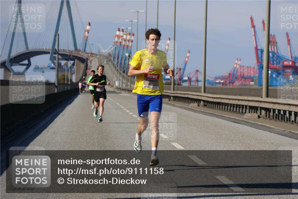 03.10.2025 - Köhlbrandbrückenlauf Strokosch-Dieckow http://msf.ph/oto/9111158 03.10.2025 12:38:32 Position 3 6253 meine-sportfotos.de
