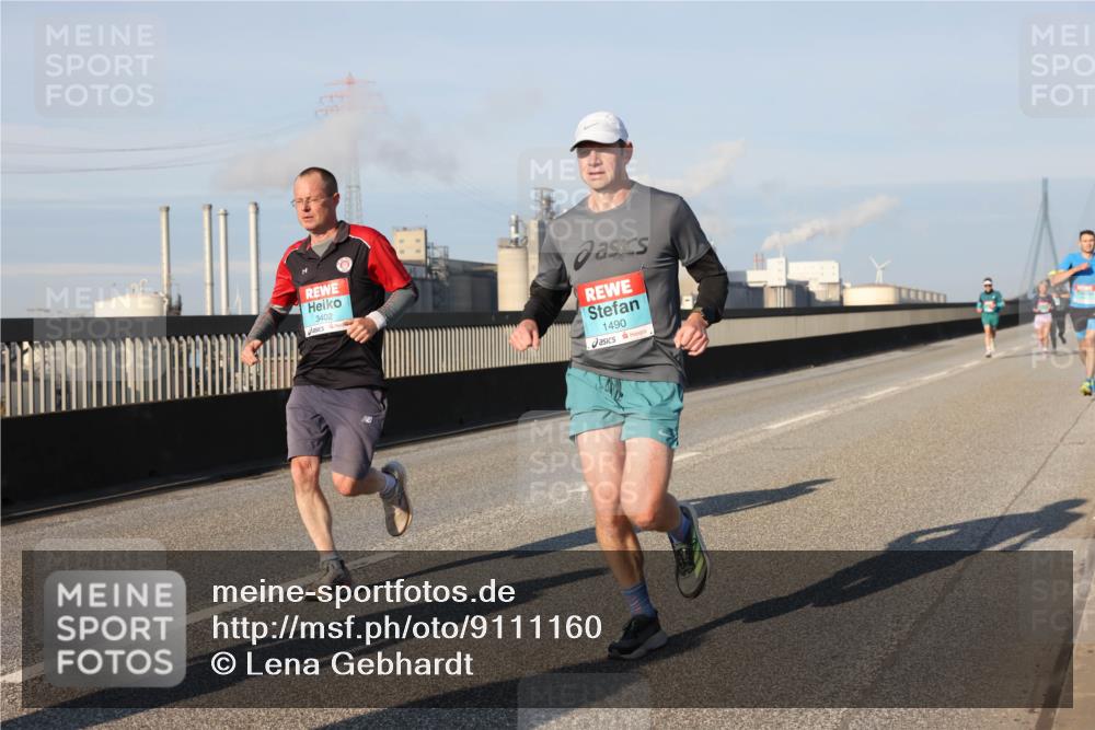 03.10.2025 - Köhlbrandbrückenlauf Lena Gebhardt http://msf.ph/oto/9111160 03.10.2025 09:41:45 Position 2 3402, 1490 meine-sportfotos.de